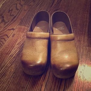 Dansko Distressed Honey